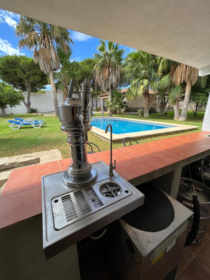 Chalet En La Barrosa, Piscina+Bbq+Grifo De Cerveza Chiclana de la Frontera Buitenkant foto