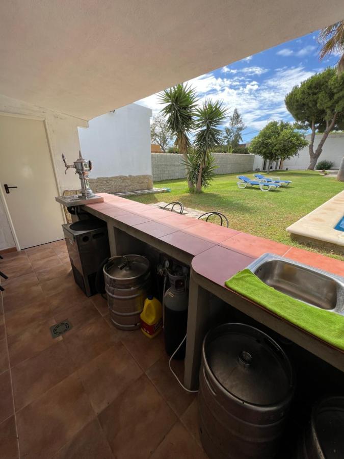 Chalet En La Barrosa, Piscina+Bbq+Grifo De Cerveza Chiclana de la Frontera Buitenkant foto